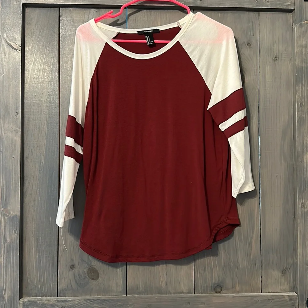 Forever 21 Raglan Top - Picture 1 of 3